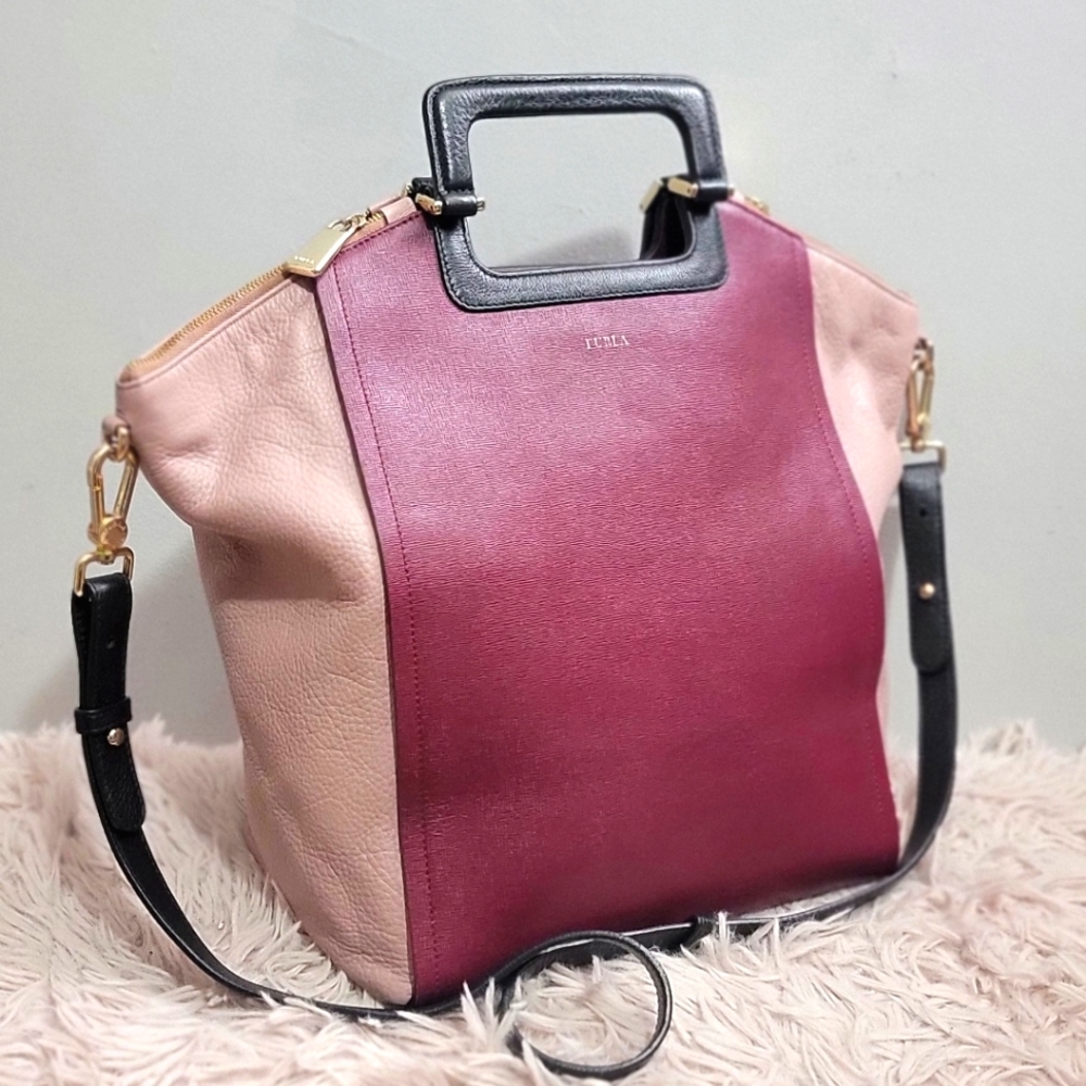 Furla Made in Italy 100% Leather Large Hand/Shoulder Bag